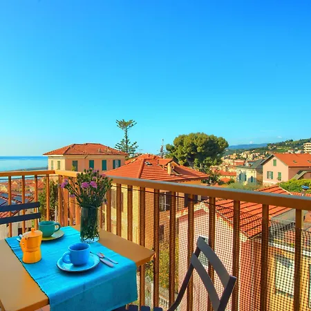 Vicino Al Centro E Al Mare Con Balcone, Wifi E Ac 아파트