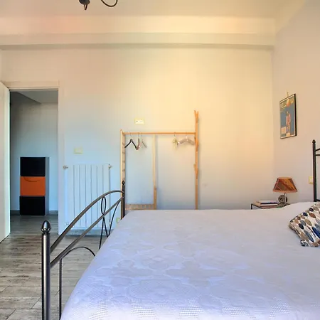 Vicino Al Centro E Al Mare Con Balcone, Wifi E Ac 임페리아